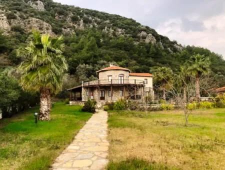 Dalyan'da 3500M2 Arsa İçerisinde Müstakil Satılık Villa