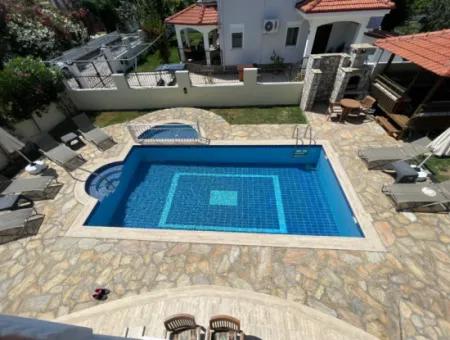 Dalyan Maraş'da Kral Mezarları Manzaralı Satılık Villa